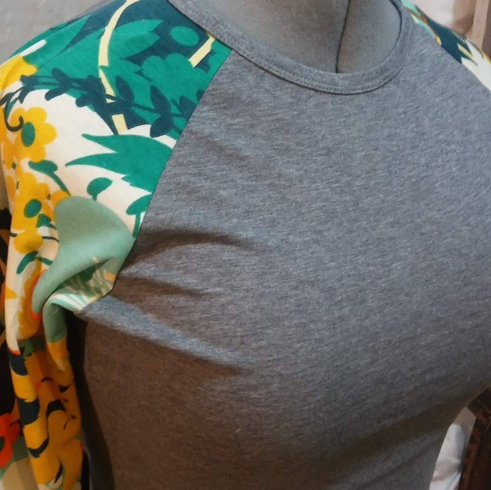 Lularoe Randy t-shirt